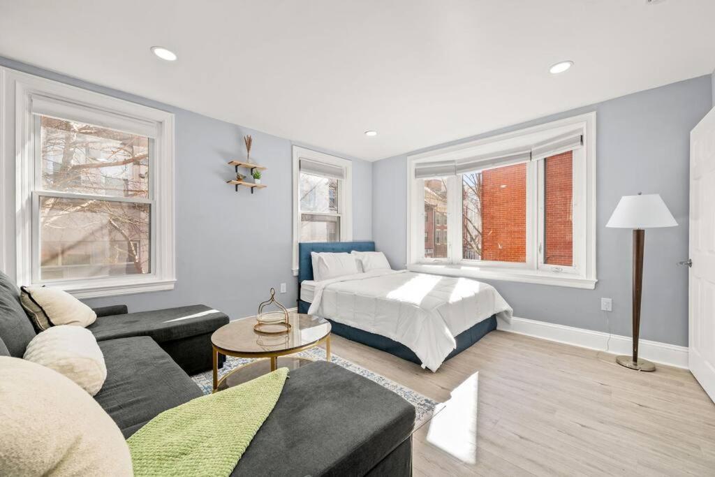 New! Cozy Apt In Center City! Philadelphia Buitenkant foto