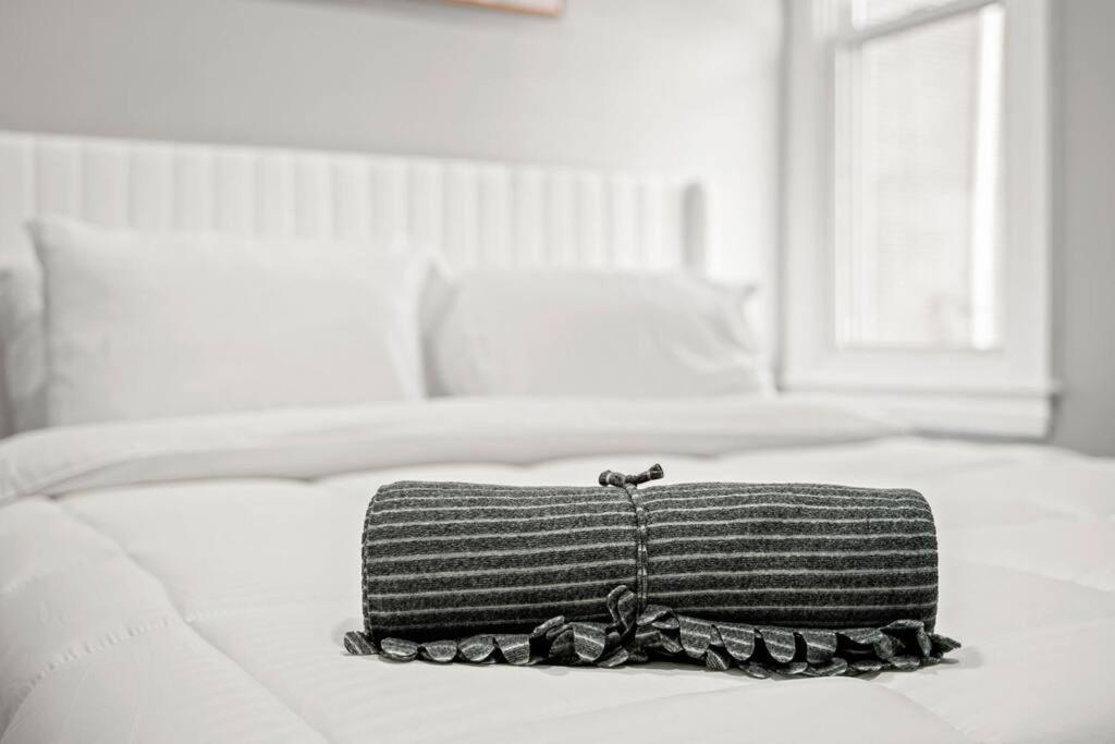 New! Cozy Apt In Center City! Philadelphia Buitenkant foto