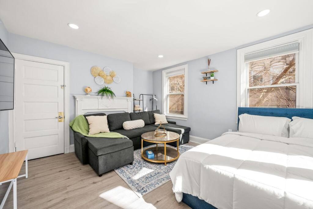 New! Cozy Apt In Center City! Philadelphia Buitenkant foto